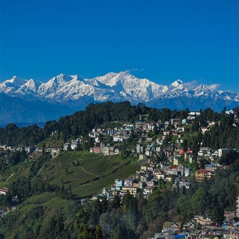 Beautiful View Of Kanchenjunga From Darjeeling On A Clear Day » Inside ...