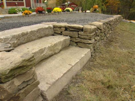 Stone Retaining Wall Detail