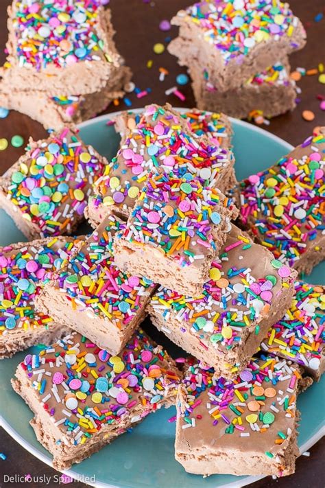 Marshmallow Creme Fudge – Deliciously Sprinkled