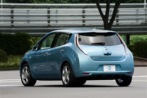 Nissan leaf electric vehicle credit