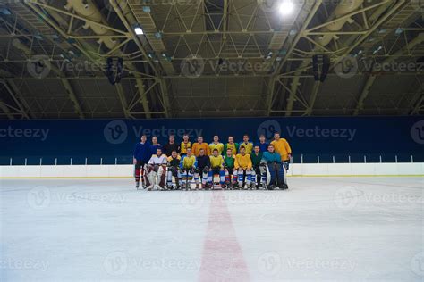 ice hockey players team portrait 10832934 Stock Photo at Vecteezy