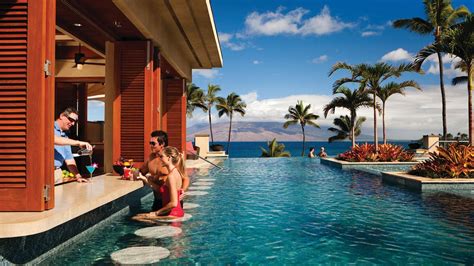 The Top Hawaiian Valentine’s Day Getaways | Condé Nast Traveler