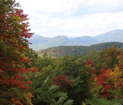 Top 5 Places to See Smoky Mountain Fall Colors in Pigeon Forge