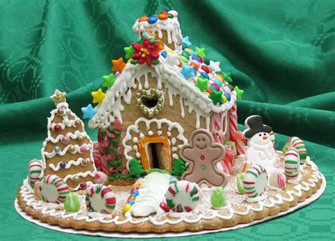 Today is ‘National Gingerbread House Day’