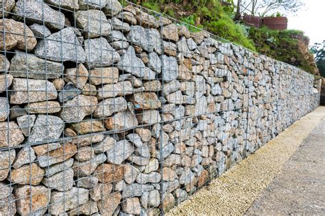 How To Build A Gabion Wall – Adding Gabion Baskets To Your Garden