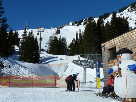 Ski lifts Hahnenkamm – Höfen/Reutte - cable cars Hahnenkamm – Höfen ...