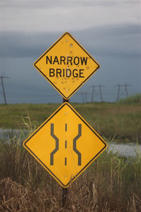 Narrow Bridge Sign: What Does it Mean?