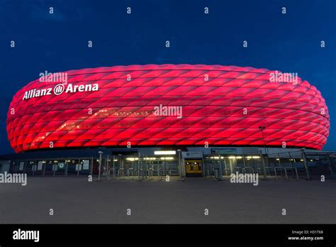 Kerry Kelly: Bayern Munich Stadium Size