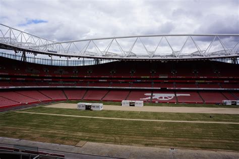 Arsenal Stadium Tour - what is it really like? | Wave to Mummy