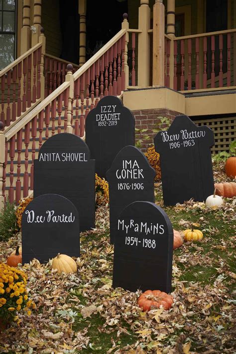 20+ Grave Decorations For Halloween – The Urban Decor