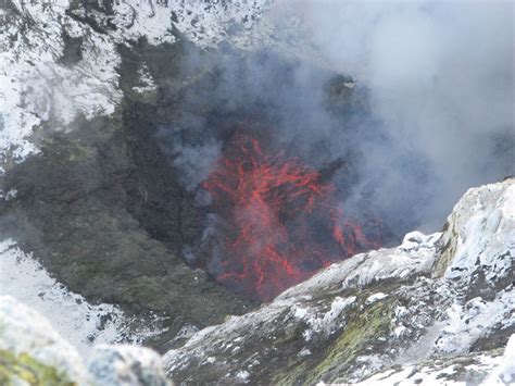 Antarctica Only Active Volcano Has Lava Lakes On The Surface New Study ...