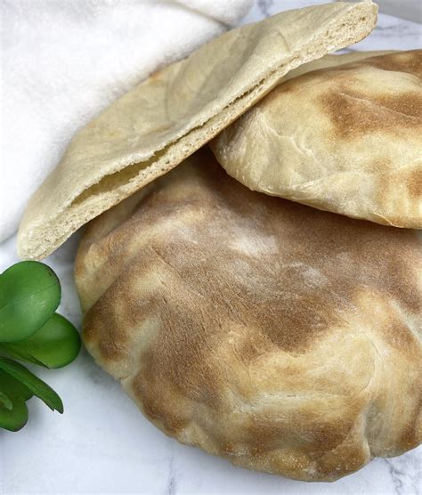 Easy Homemade Greek Pita Pocket Bread Recipe - The Curry Mommy