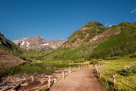 A Guide to Maroon Bells in Colorado: Hiking Trails and How To Visit ...