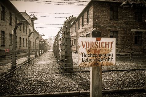 AB Poland Travel » Krakow & Auschwitz 1 day tour from Warsaw