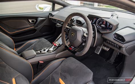 2020 Lamborghini Huracan EVO-interior – PerformanceDrive