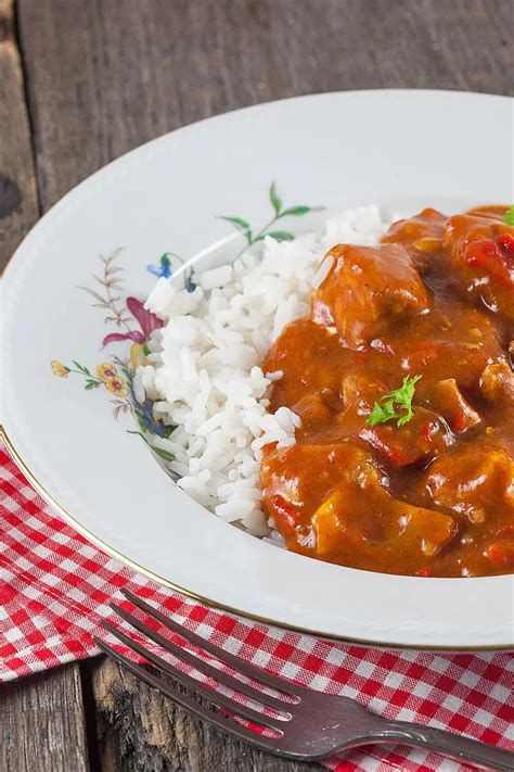 Slow cooker pork goulash | Ohmydish