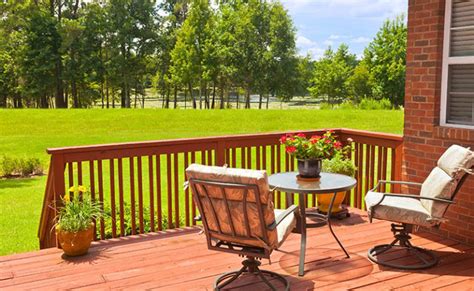 What Are The Best Decking Materials? | efficiencyarts.com