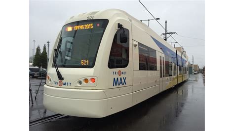 TriMet Unveils Siemens Redesigned S70 Light Rail Vehicle | Mass Transit