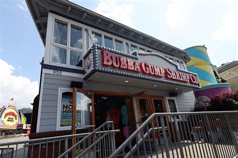 Bubba Gump Shrimp Co. - Gatlinburg Restaurant Review - The Historic ...