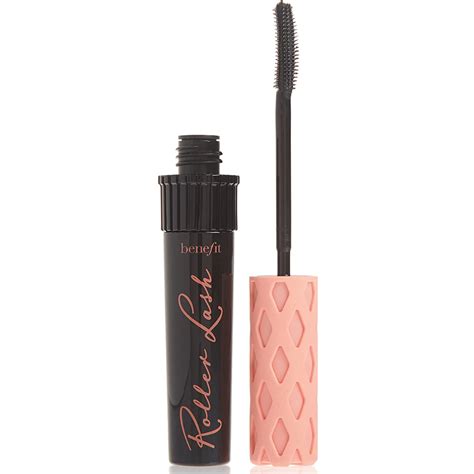 Best Curling Mascara to Get Those Lashes to Open Up!