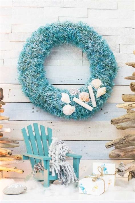 34 Ways To Make A Simple DIY Christmas Wreath Look Extraordinary