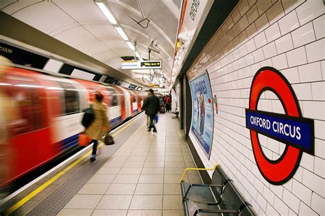 Metrô de Londres, saiba tudo sobre o metrô mais antigo do mundo