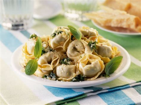 Homemade filled pasta shapes Recipe | EatSmarter