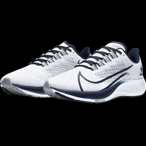 You're going to love these Dallas Cowboys Nike shoes