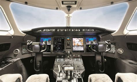 Bombardier-Challenger-350-Jet-Cockpit-Flight-Deck | Billionaire Toys