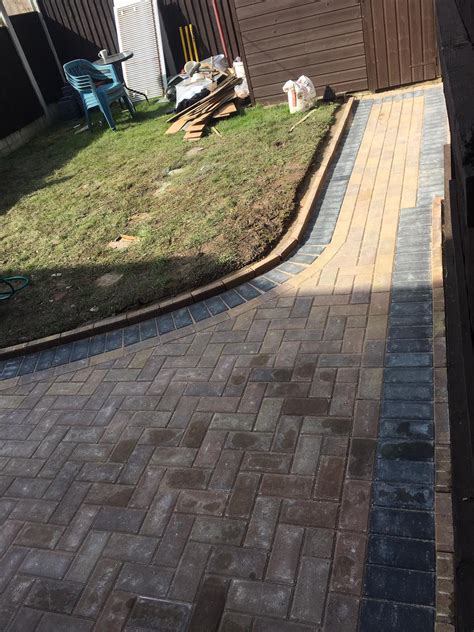 Block Paving Patio in Arnold - Oakleigh Driveways