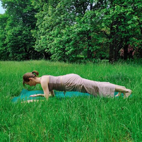 These Are The Best Yoga Poses For Neck & Upper Back Relief, According ...