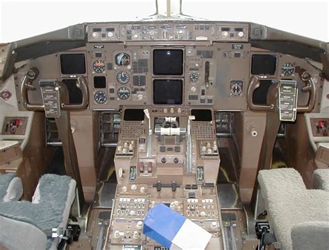 Jet Airlines: Boeing 767 Cockpit