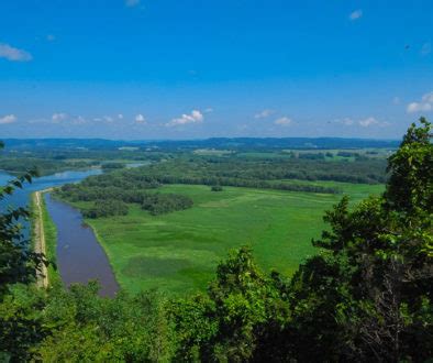 Trempealeau, Wisconsin Area Attractions | Sullivan's Supper Club