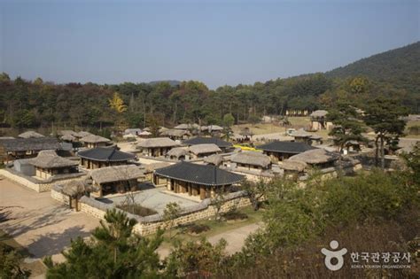 Baekje Cultural Land | 백제문화단지 : TRIPPOSE