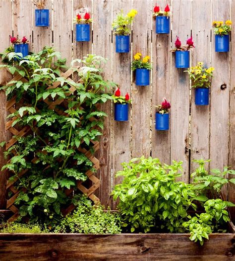 13 Garden Fence Decoration Ideas To Follow | Balcony Garden Web