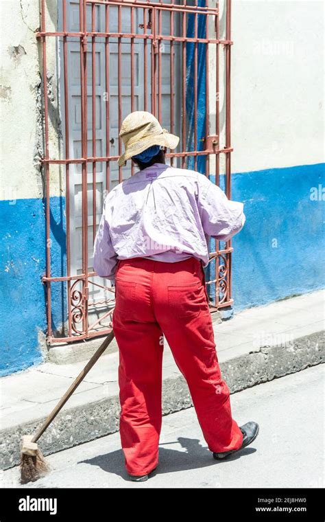 Cuban people lifestyle and culture Stock Photo - Alamy