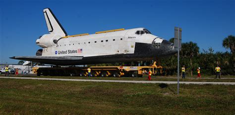 Space Shuttle Atlantis | Trails & Travel