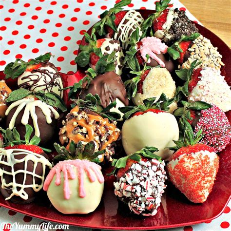 Easy Chocolate Covered Strawberries