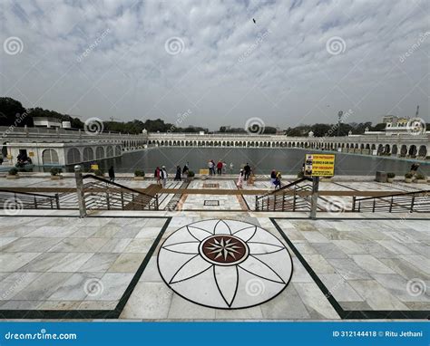 Gurudwara Bangla Sahib in Delhi, India Editorial Stock Photo - Image of ...