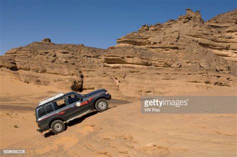 Desert Rock Climbing Photos and Premium High Res Pictures - Getty Images