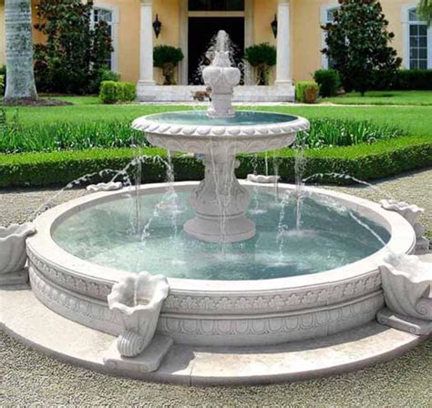 Circle fountain in driveway. | Yard water fountains, Water fountains ...