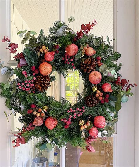 My Favorite Christmas Wreaths - MY 100 YEAR OLD HOME