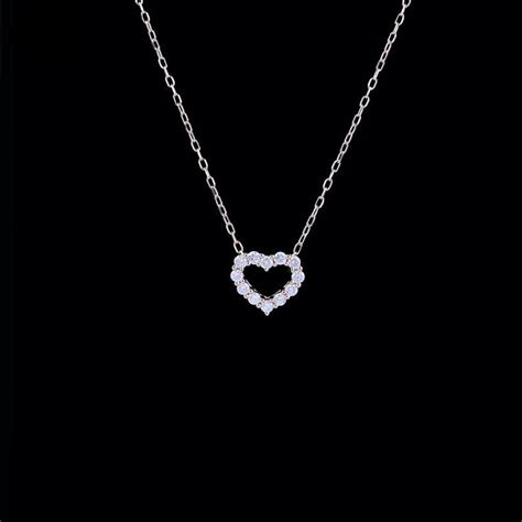 Simple Heart Diamond Necklace | Roblox shirt, Heart necklace diamond ...