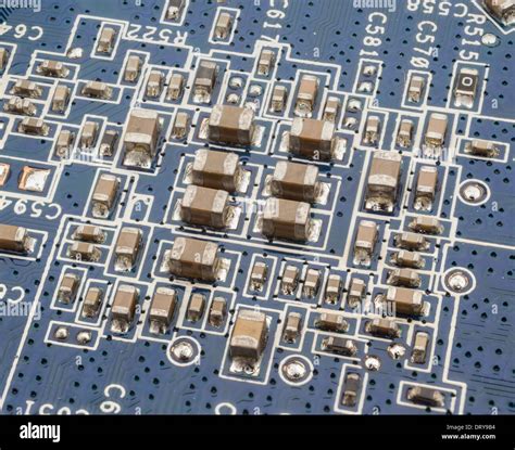 Resistors on circuit board hi-res stock photography and images - Alamy