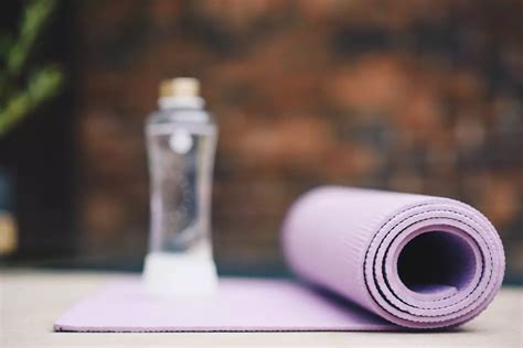 Which Yoga Mat Material is Best for Your Practice! - The Power Yoga