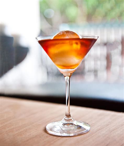 🍸 Manhattan Cocktail Recipe - Foodrinky drink recipe