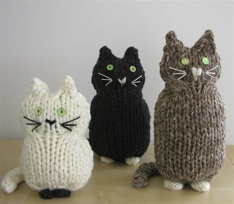 Hand Knitted Things: Cats in Simply Knitting Magazine