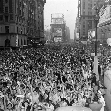 V-J Day Kiss in Times Square: Go Behind the Lens of That Famous Photo