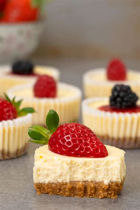 Easy Mini Cheesecakes - El Mundo Eats