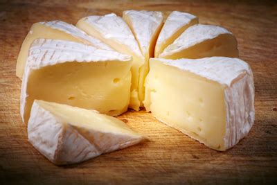 Researchers assess online raw milk cheese products